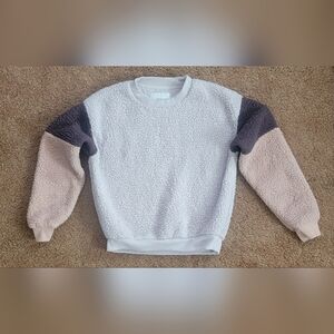 💜4/$20💜American Eagle fuzzy sweater